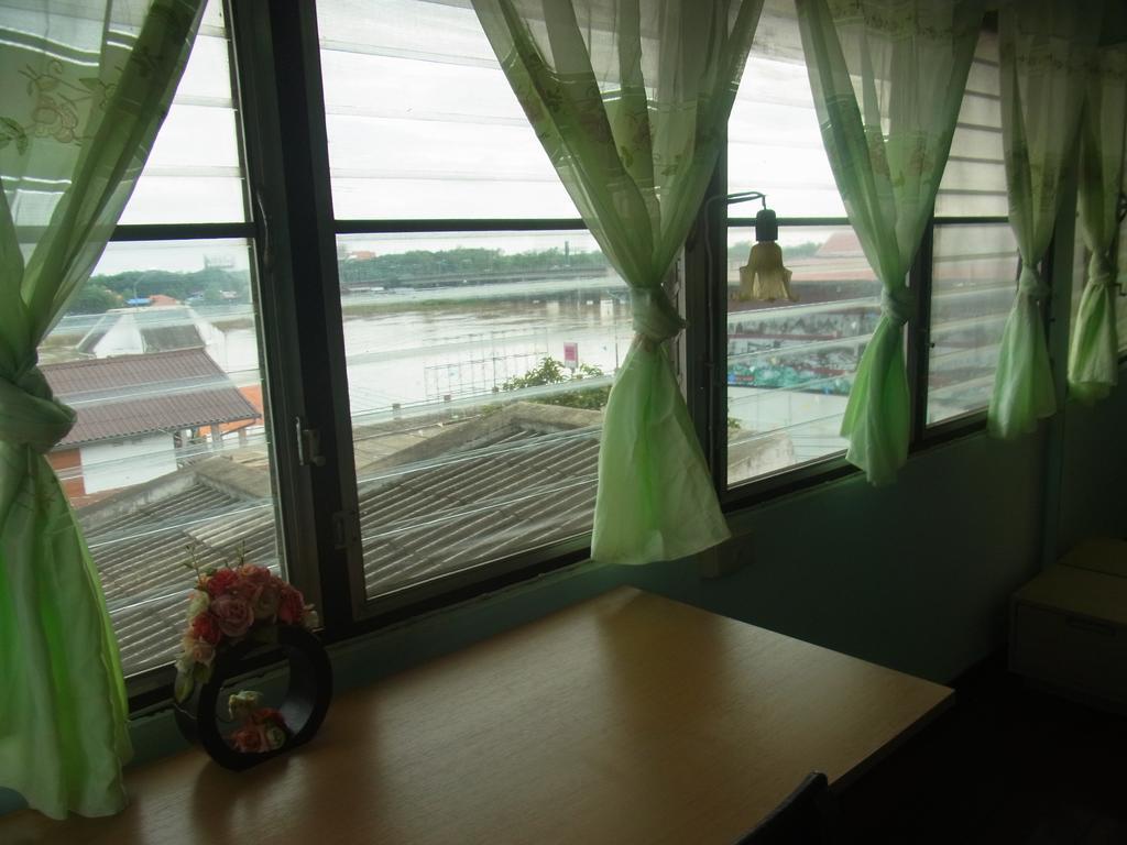 28 Rachabutr Hostel Ubon Ratchathani Zimmer foto